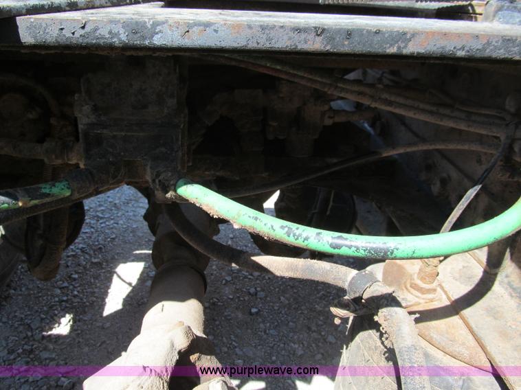 image for item F3025 1996 Freightliner FLD120 semi truck