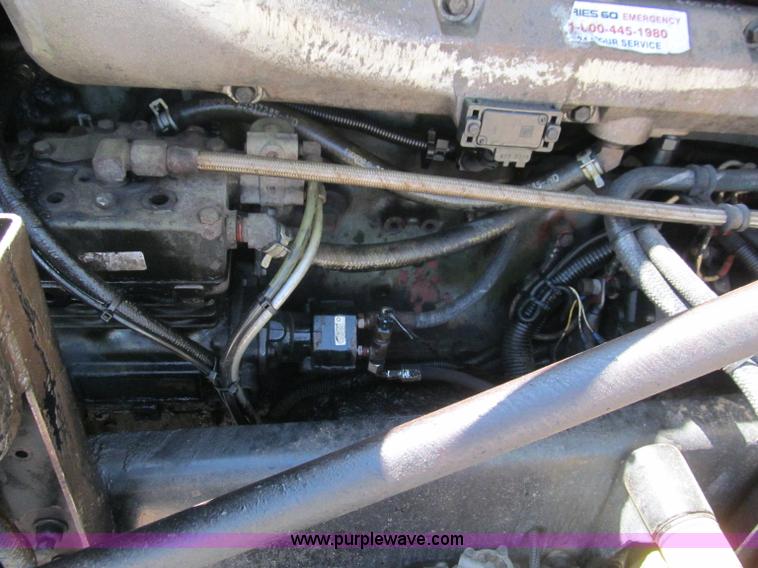 image for item F3025 1996 Freightliner FLD120 semi truck