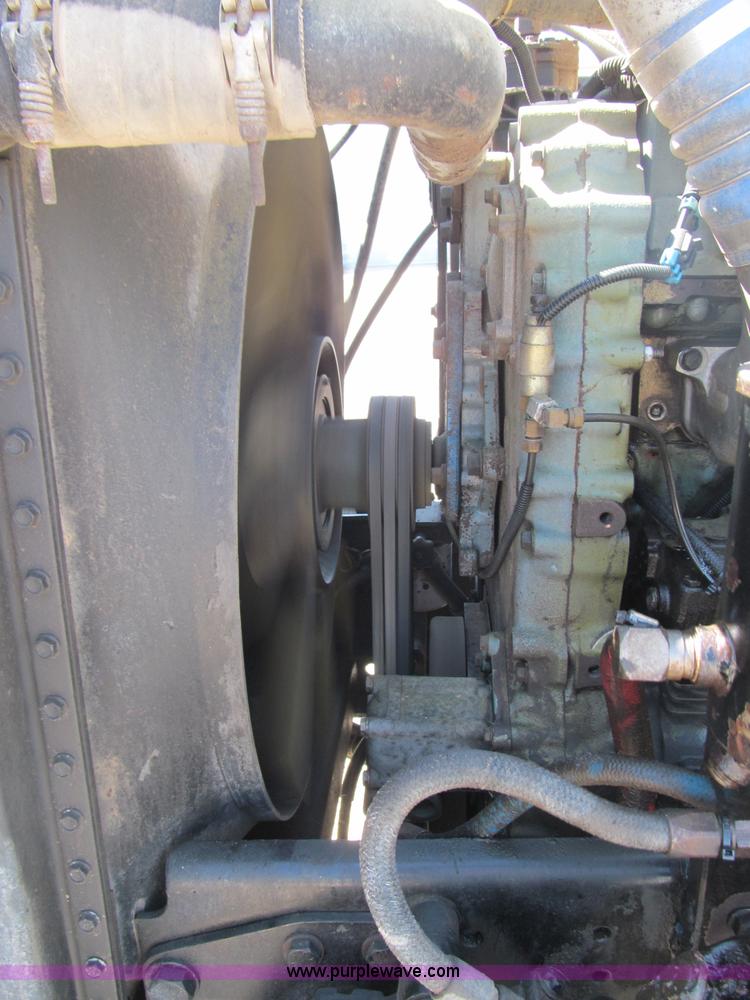 image for item F3025 1996 Freightliner FLD120 semi truck