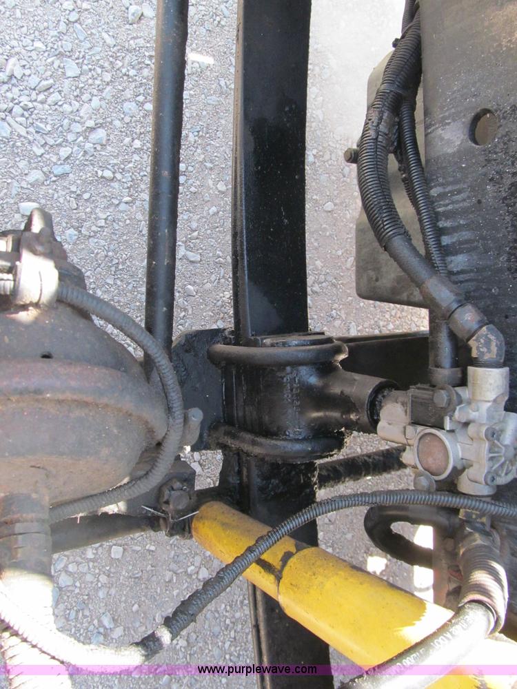 image for item F3025 1996 Freightliner FLD120 semi truck