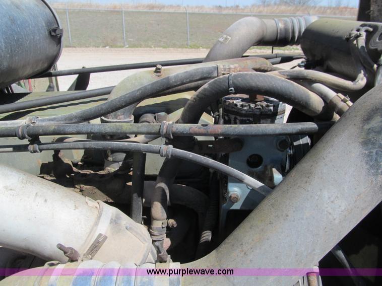 image for item F3025 1996 Freightliner FLD120 semi truck