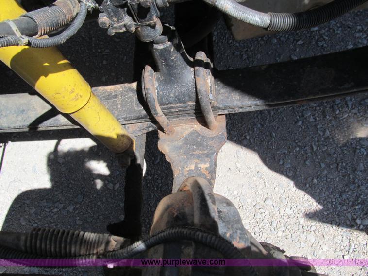 image for item F3025 1996 Freightliner FLD120 semi truck