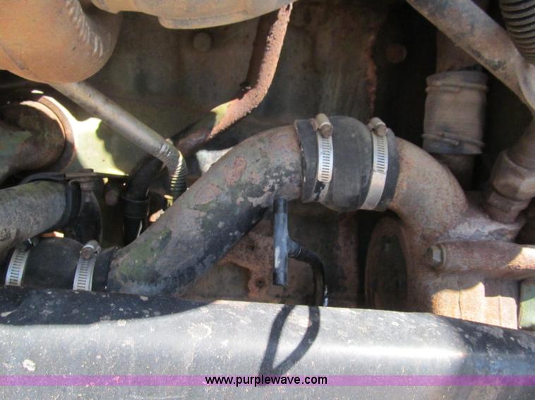 image for item F3025 1996 Freightliner FLD120 semi truck