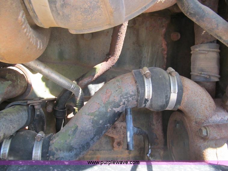 image for item F3025 1996 Freightliner FLD120 semi truck