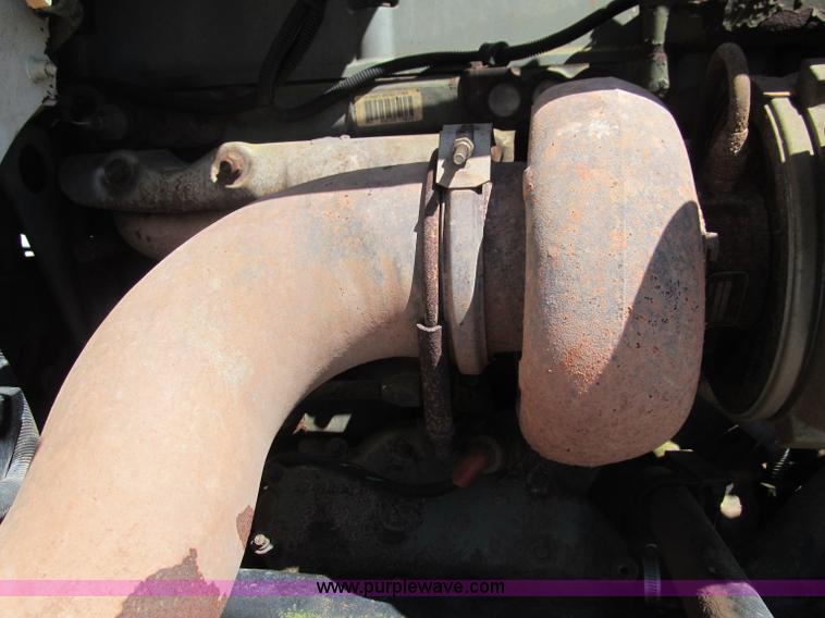 image for item F3025 1996 Freightliner FLD120 semi truck