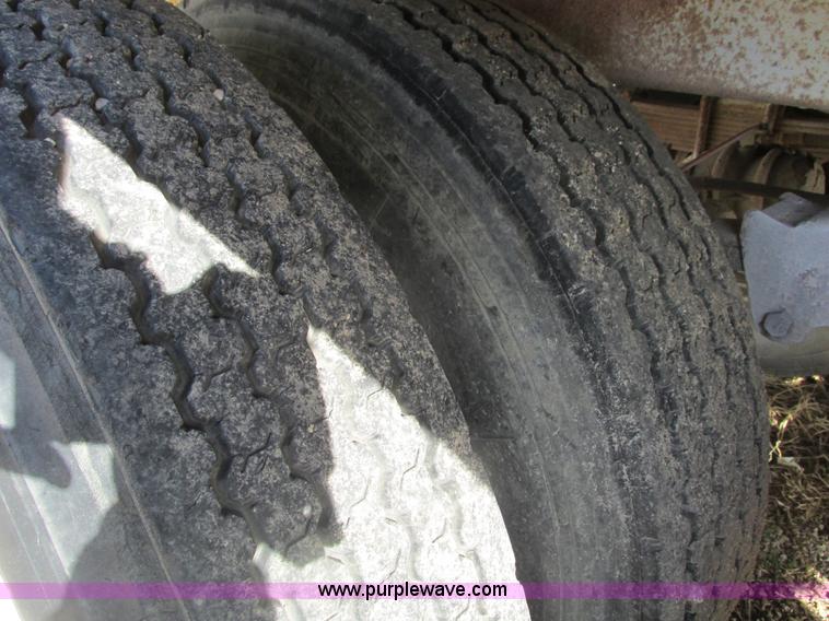 image for item F4428 1993 Clement 38' ejection trailer