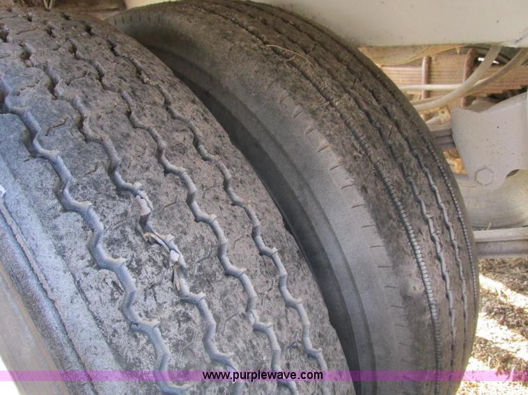 image for item F4428 1993 Clement 38' ejection trailer