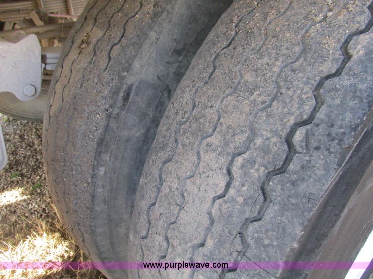 image for item F4428 1993 Clement 38' ejection trailer