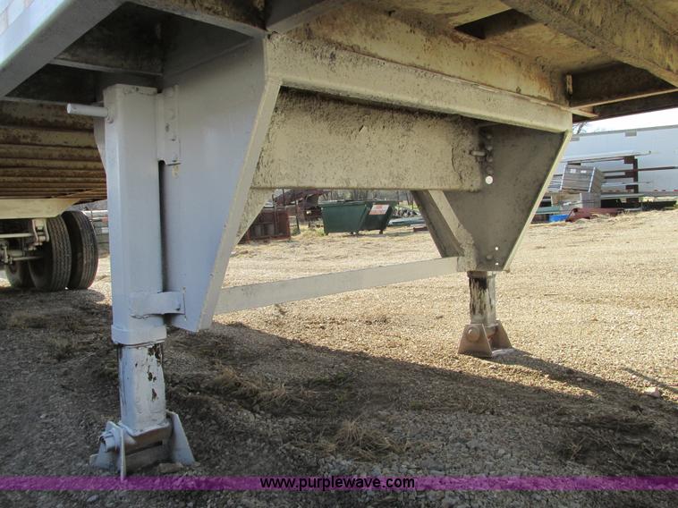 image for item F4428 1993 Clement 38' ejection trailer