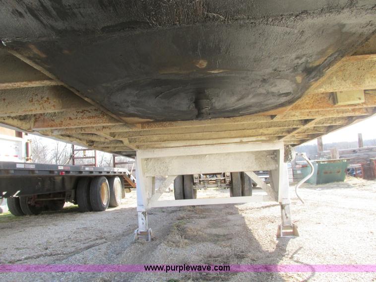 image for item F4428 1993 Clement 38' ejection trailer