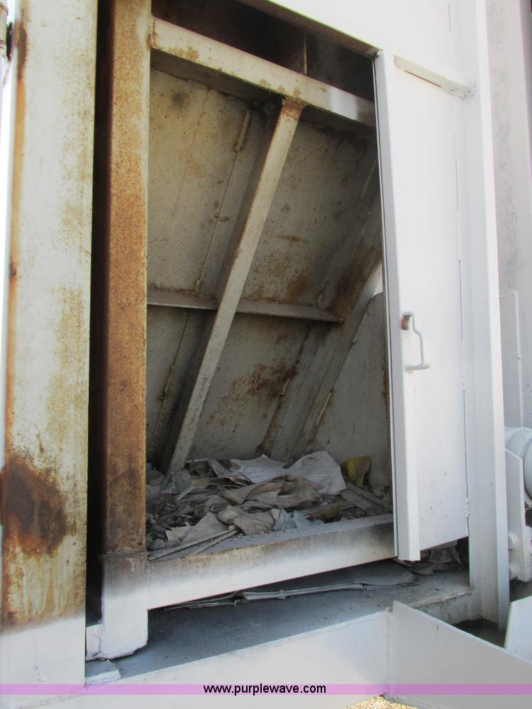 image for item F4428 1993 Clement 38' ejection trailer