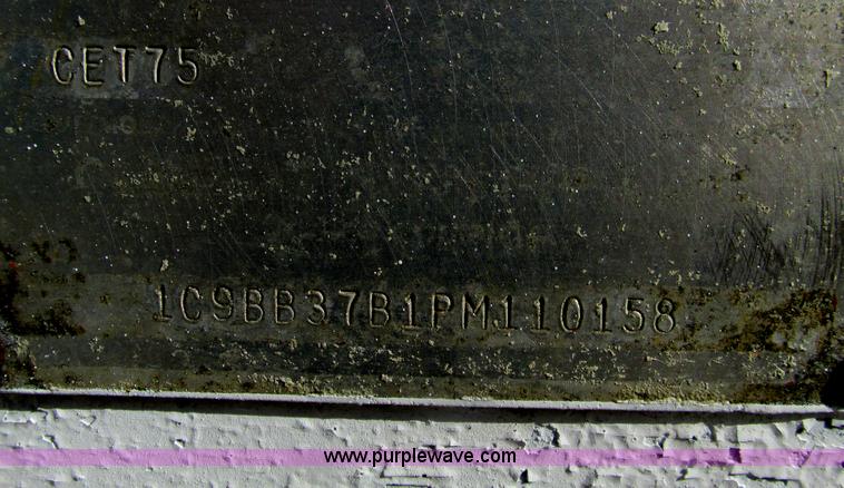 image for item F4428 1993 Clement 38' ejection trailer