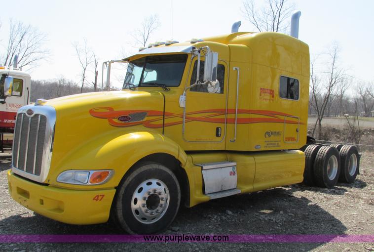 image for item F4491 2008 Peterbilt 386 semi truck