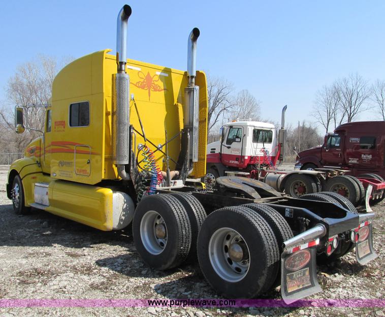 image for item F4491 2008 Peterbilt 386 semi truck