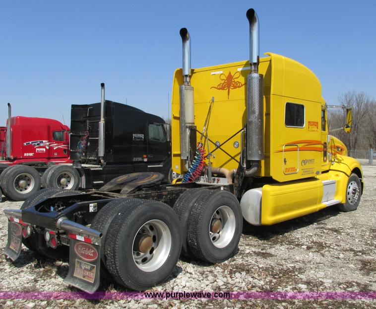 image for item F4491 2008 Peterbilt 386 semi truck