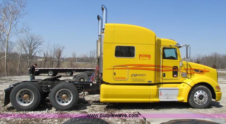 image for item F4491 2008 Peterbilt 386 semi truck