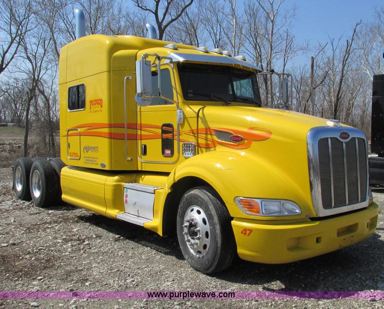 image for item F4491 2008 Peterbilt 386 semi truck