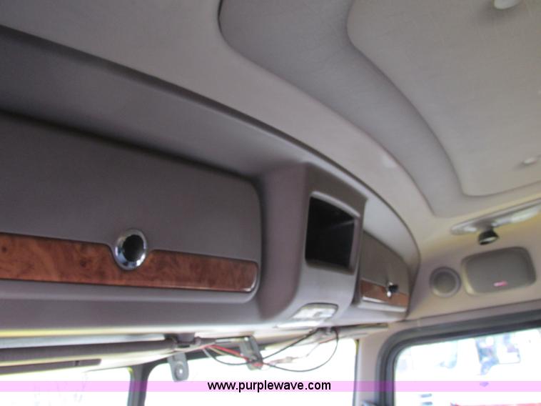 image for item F4491 2008 Peterbilt 386 semi truck