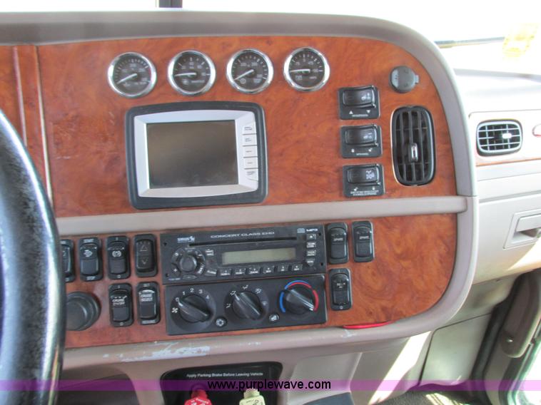 image for item F4491 2008 Peterbilt 386 semi truck