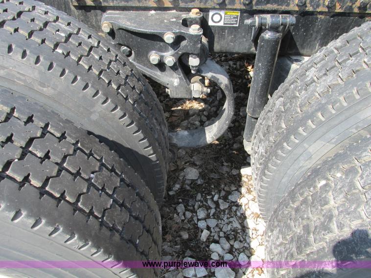 image for item F4491 2008 Peterbilt 386 semi truck