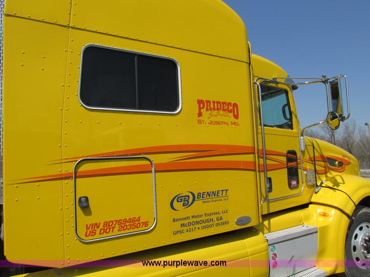 image for item F4491 2008 Peterbilt 386 semi truck