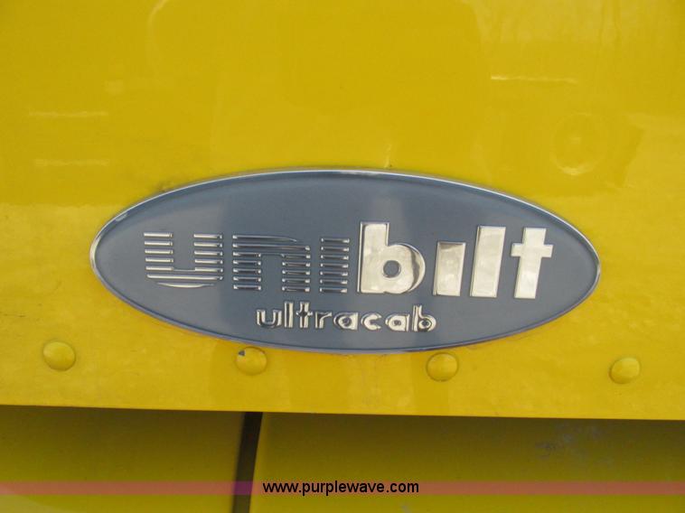 image for item F4491 2008 Peterbilt 386 semi truck