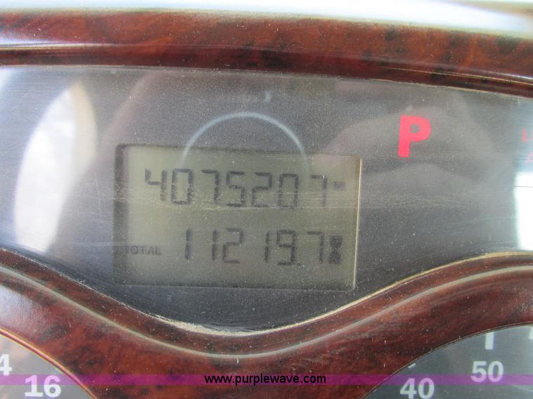 image for item F4493 2006 Mack CXN613 day cab semi truck