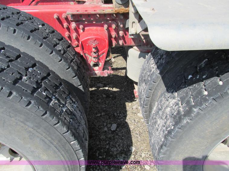 image for item F4493 2006 Mack CXN613 day cab semi truck