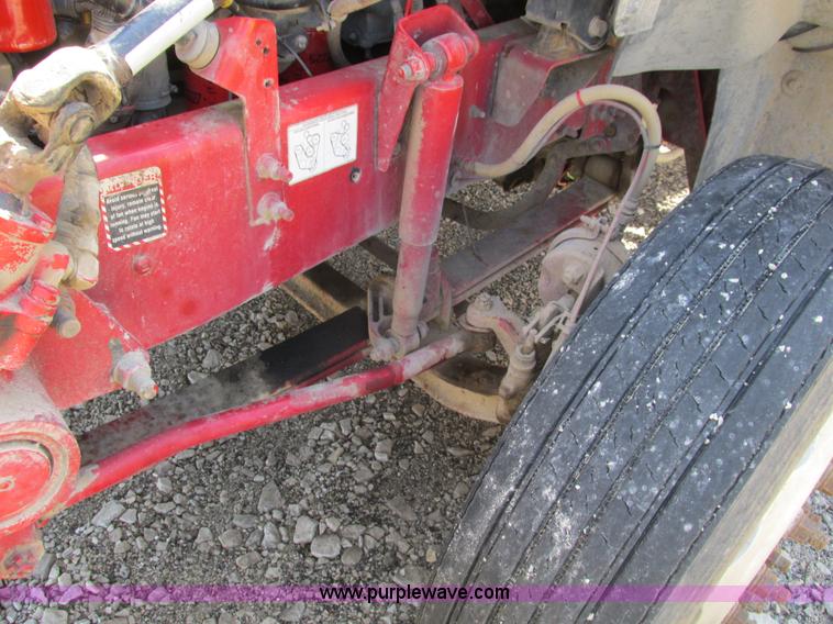 image for item F4493 2006 Mack CXN613 day cab semi truck