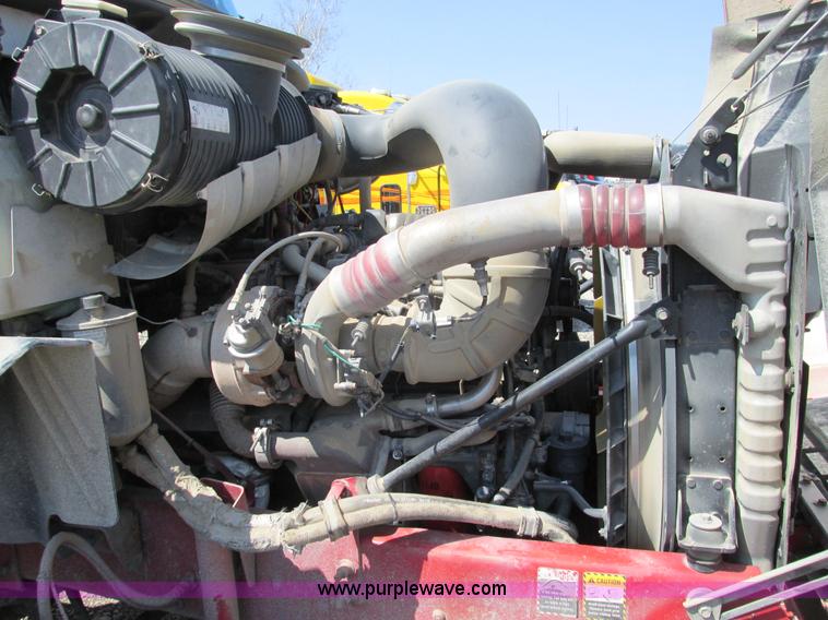 image for item F4493 2006 Mack CXN613 day cab semi truck