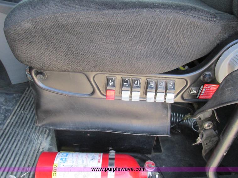 image for item F4495 2005 Freightliner Century Class S/T semi truck