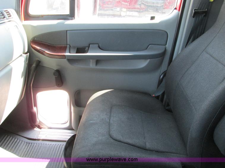 image for item F4495 2005 Freightliner Century Class S/T semi truck