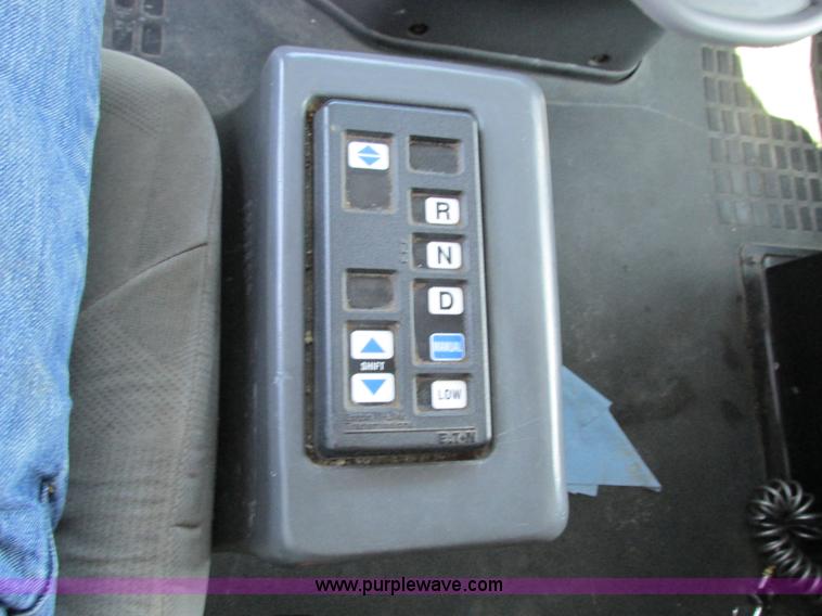 image for item F4496 2007 Volvo VN series tenth anniversary edition semi truck