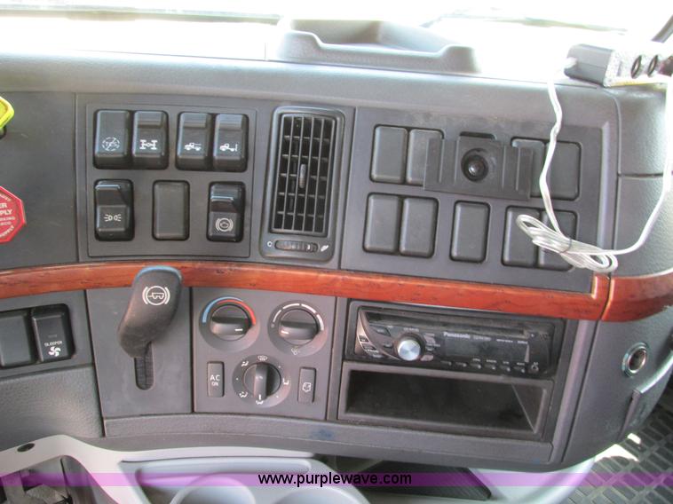 image for item F4496 2007 Volvo VN series tenth anniversary edition semi truck