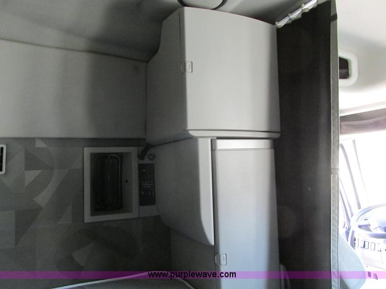 image for item F4496 2007 Volvo VN series tenth anniversary edition semi truck