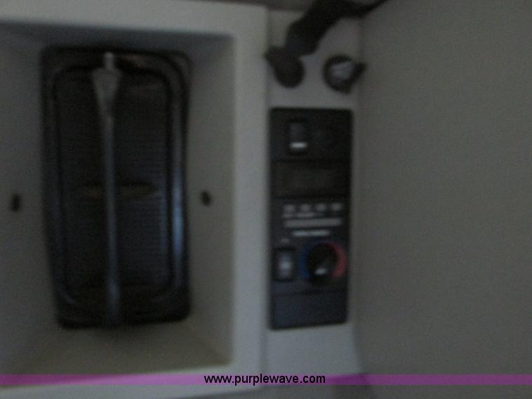 image for item F4496 2007 Volvo VN series tenth anniversary edition semi truck