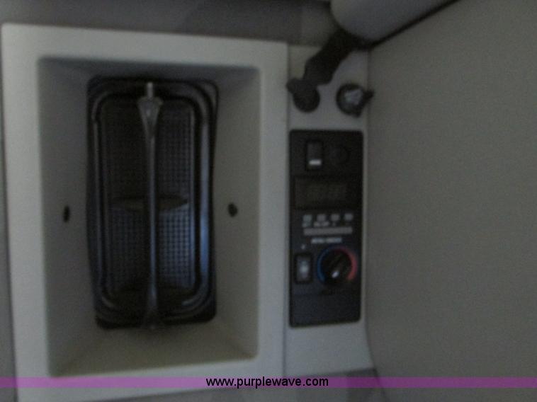 image for item F4496 2007 Volvo VN series tenth anniversary edition semi truck