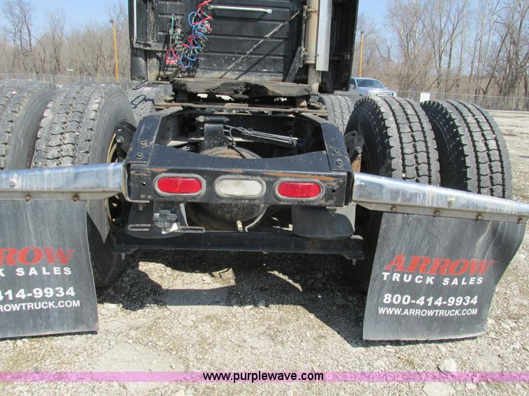 image for item F4496 2007 Volvo VN series tenth anniversary edition semi truck