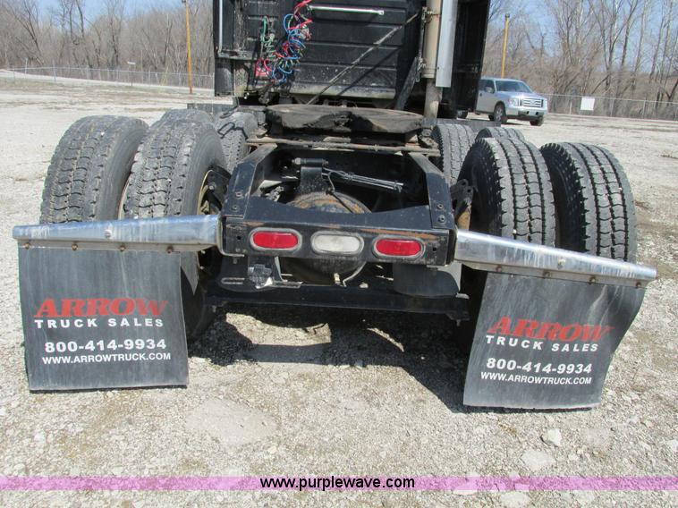 image for item F4496 2007 Volvo VN series tenth anniversary edition semi truck