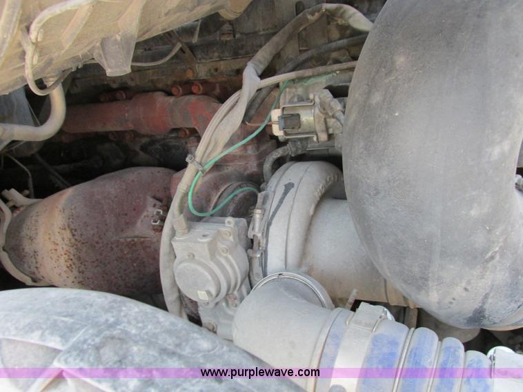 image for item F4496 2007 Volvo VN series tenth anniversary edition semi truck