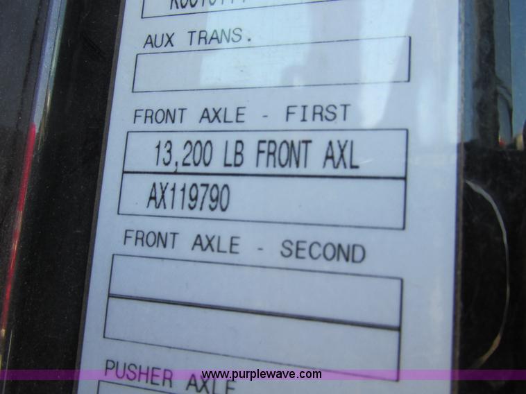 image for item F4496 2007 Volvo VN series tenth anniversary edition semi truck