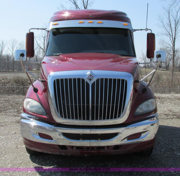 image for item F4497 2008 International ProStar Eagle semi truck