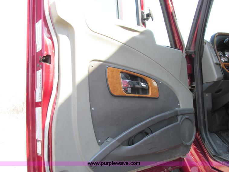 image for item F4497 2008 International ProStar Eagle semi truck