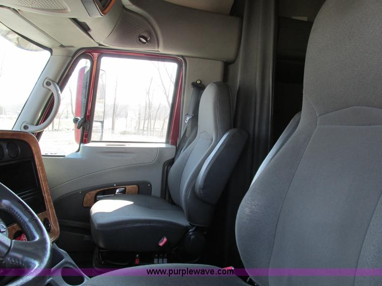 image for item F4497 2008 International ProStar Eagle semi truck