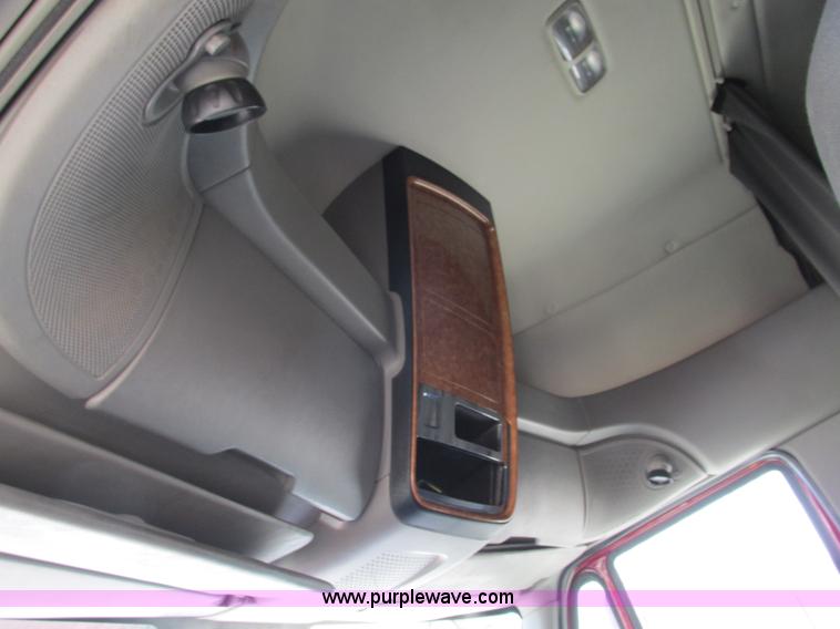 image for item F4497 2008 International ProStar Eagle semi truck