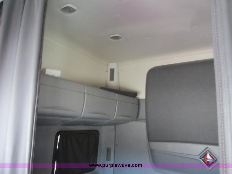 image for item F4497 2008 International ProStar Eagle semi truck