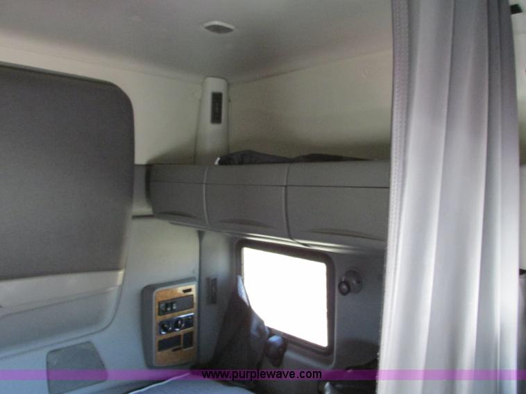 image for item F4497 2008 International ProStar Eagle semi truck