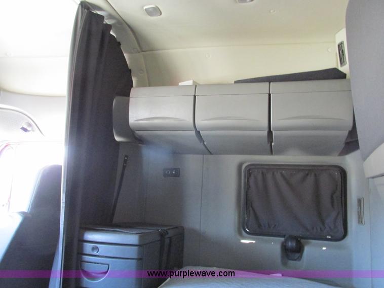 image for item F4497 2008 International ProStar Eagle semi truck