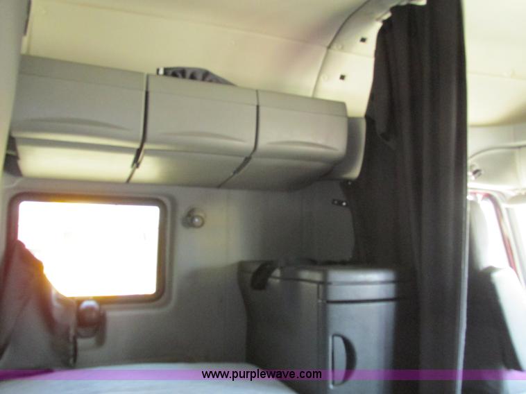 image for item F4497 2008 International ProStar Eagle semi truck