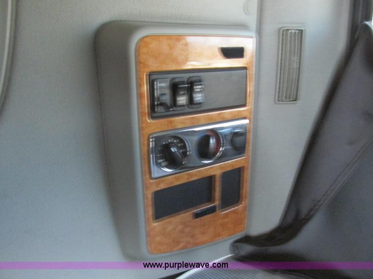 image for item F4497 2008 International ProStar Eagle semi truck